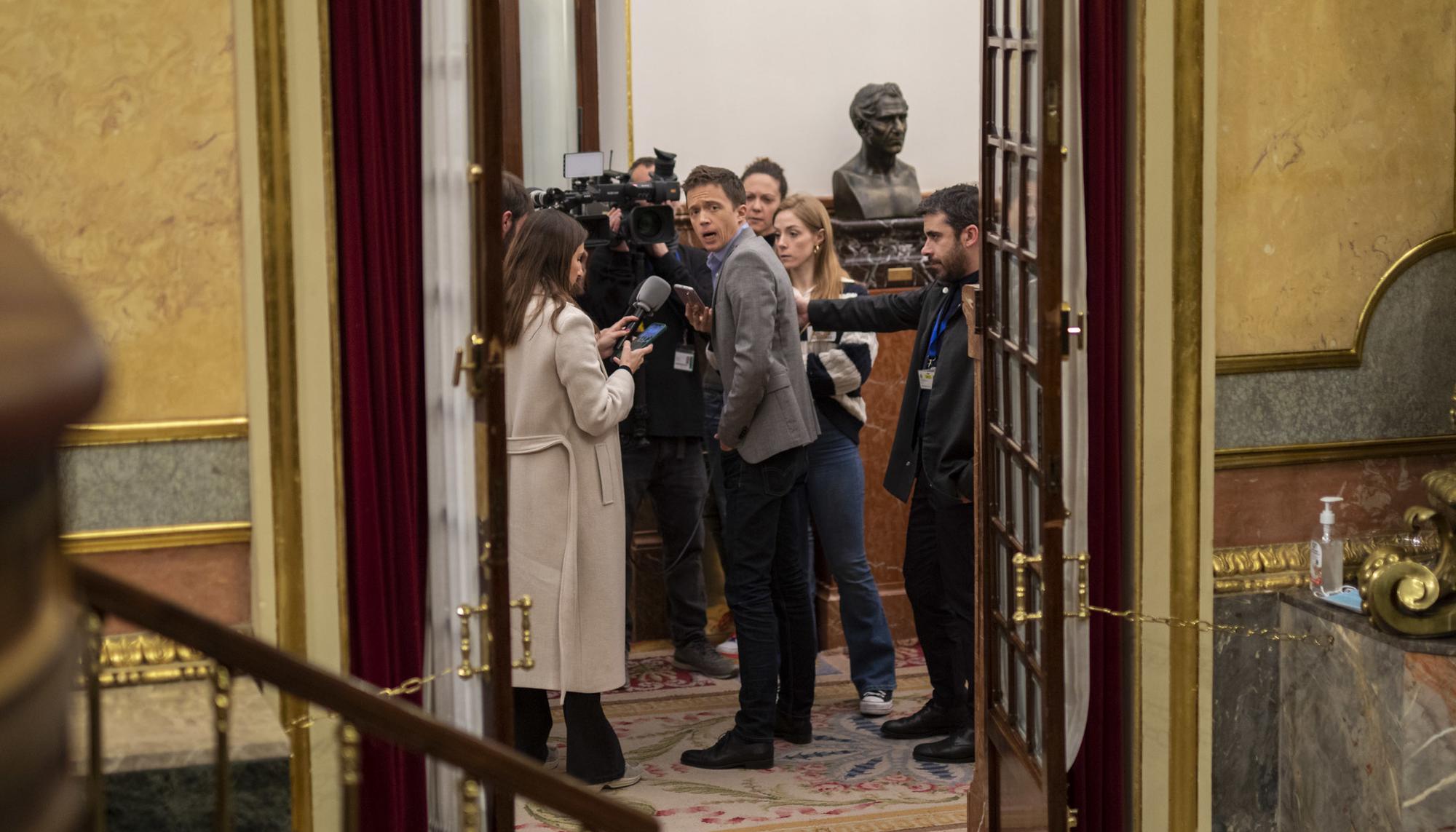 Congreso votacion Ley trans reforma aborto - 13 Errejón Pasillo